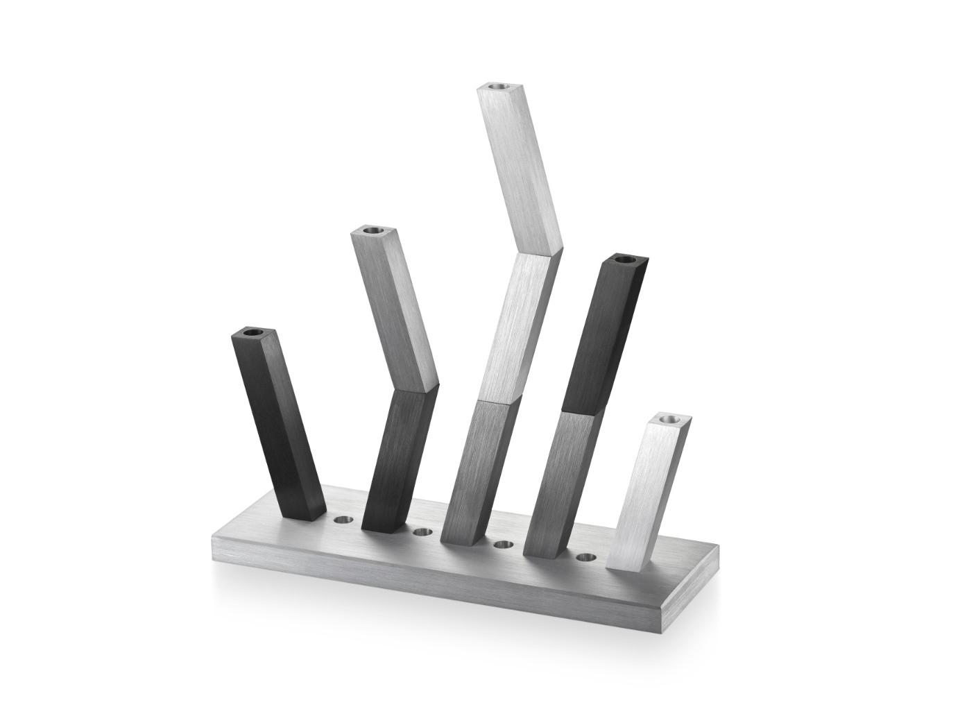 CH052BK00POSE2 חנוכייה קיניטית כסף- עדי סידלר