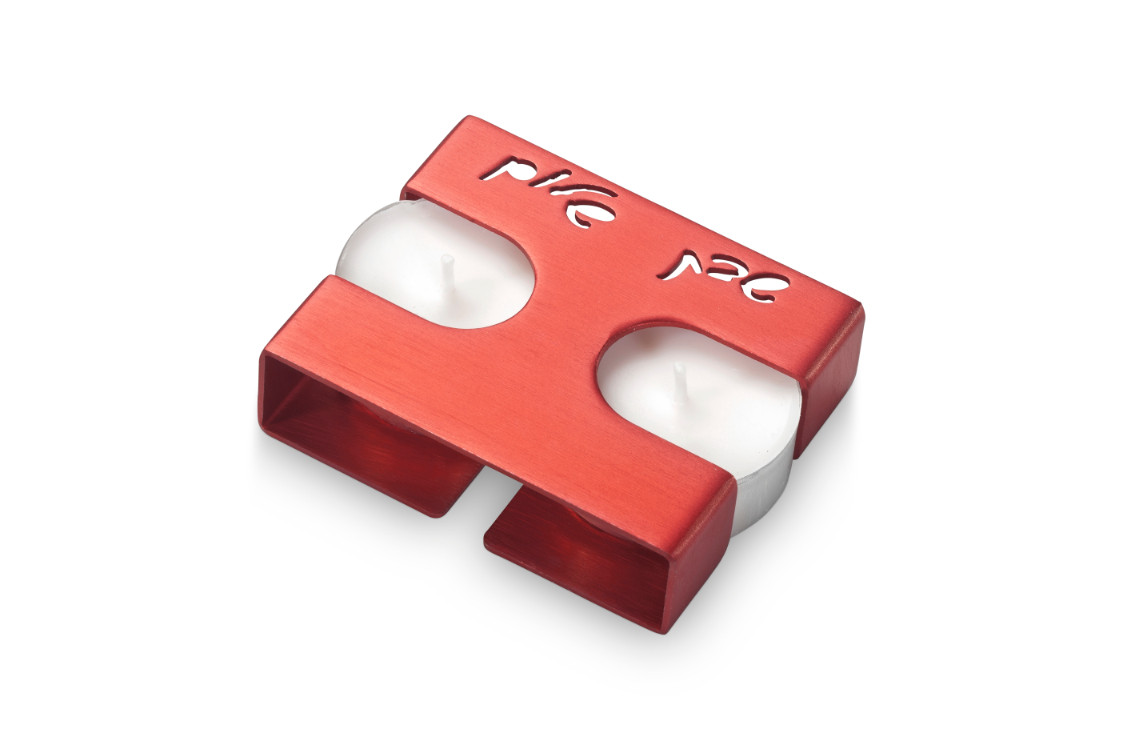 פמוטי נסיעה- בצבע אדום בעיצוב של עדי סידלר מעצב יודאיקה